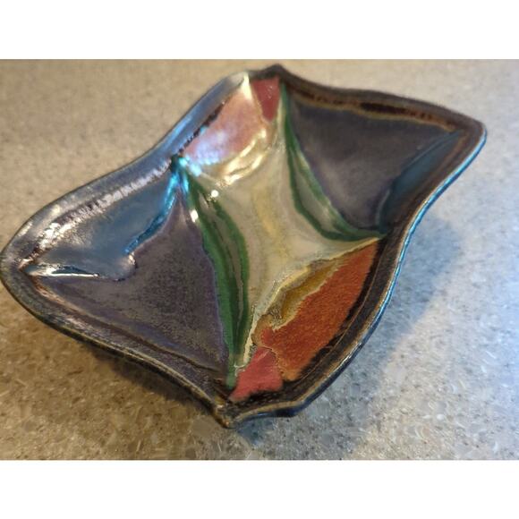 Studio Glazed Art Pottery Serving Dish Bow Tie Shape Blue Brown 9 x 5.5 x 1.75 - Picture 3 of 5